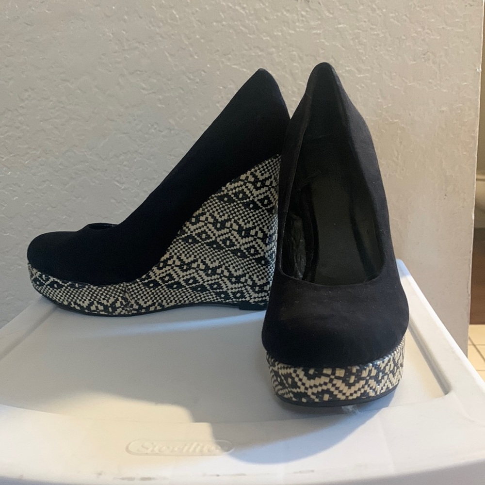 Tribal wedges